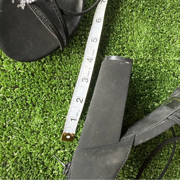 Elegant Black Butterfly Embellished Women's Heels - Picture 4 of 4